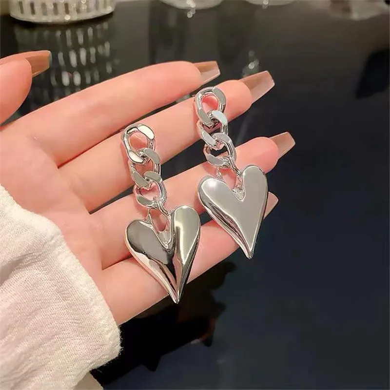 

Creative Lady's Fringe Chain Long Dangle Earrings Fashion Metal Heart Drop Earring Trend New Jewelry for Women Punk Earings Gift