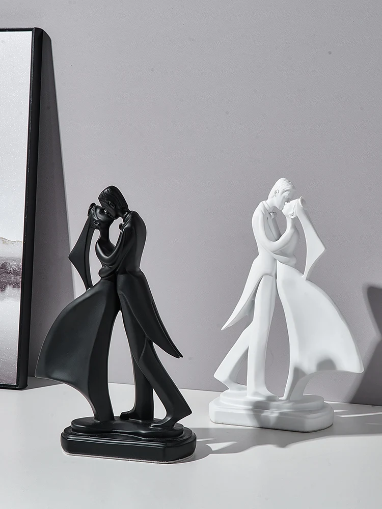 

Craft Resin Figurines Miniatures Art Ornaments Abstract Creative Love Figurines Miniatures Wedding Decoration Maison Home Decor