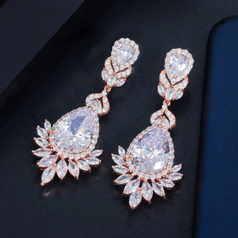 

ThreeGraces Sparkling Cubic Zirconia Long Water Drop Dangle Earrings for Brides Luxury Bridal Wedding Banquet Jewelry ER907