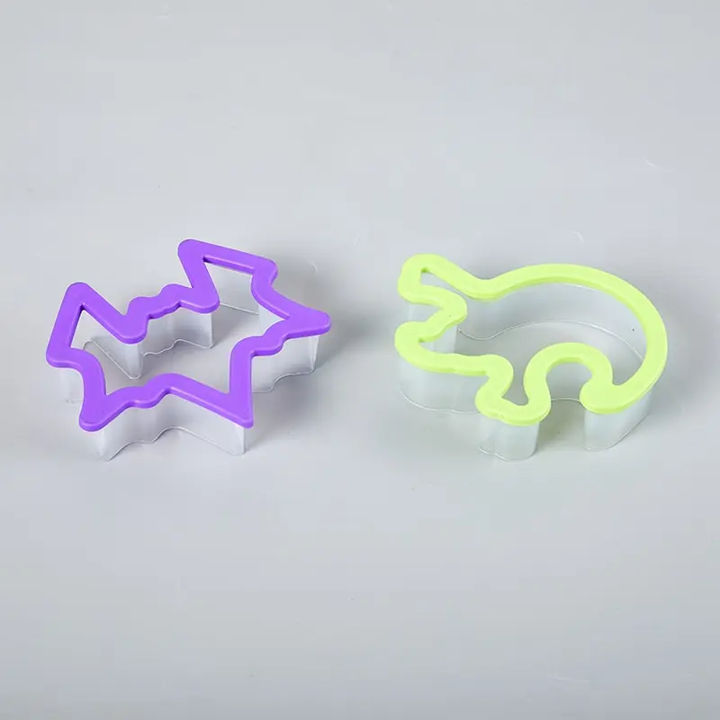 

1PCS Sandwich Cutter Cookie Sandwich Cutters Bat Hippo Shape Plastic Cookie Mold Baking Tools Biscuit Mold