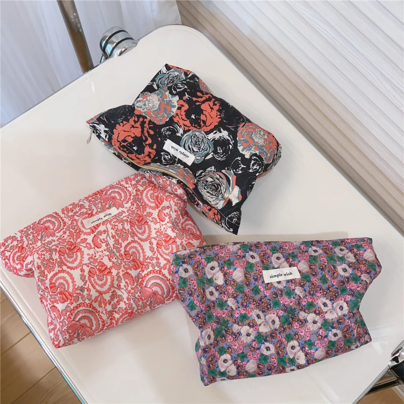 

Fashion Retro Floral Makeup Bag Ins Vintage Clutch Cosmetic Storage Bag Large Capacity Toiletries Skincareorganizer Zipper Pouch
