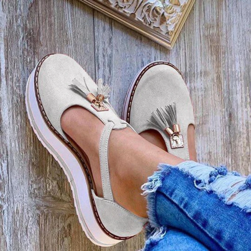 

Ladies Flat Sandals Fashion Tassel Desgin Outdoor Casual Solid Color Buckle Height Increasing Frosted Beach Shoes Plus Size