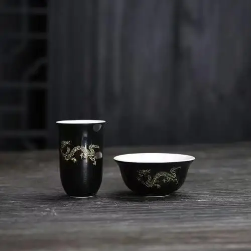 

Набор фарфоровых чашек для чая