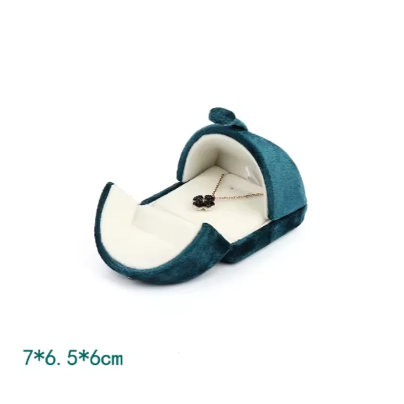 

Бархатная шкатулка для украшений