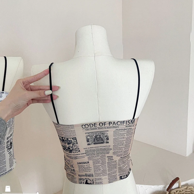 Женский укороченный топ SALSPOR с принтом газет мягкий дышащий фиксированным чашкой