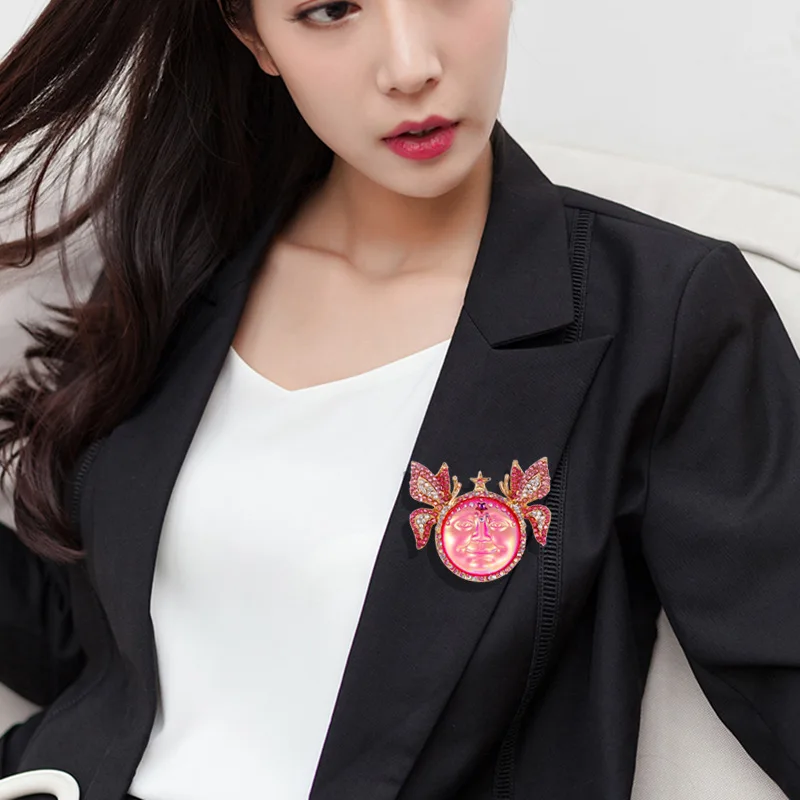 Винтажная брошь с изображением портрета цветка бабочки лица рельефный розовый