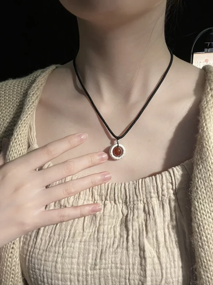 Lovesickness красная фасоль благоприятное облако мира ожерелье с пряжкой красные