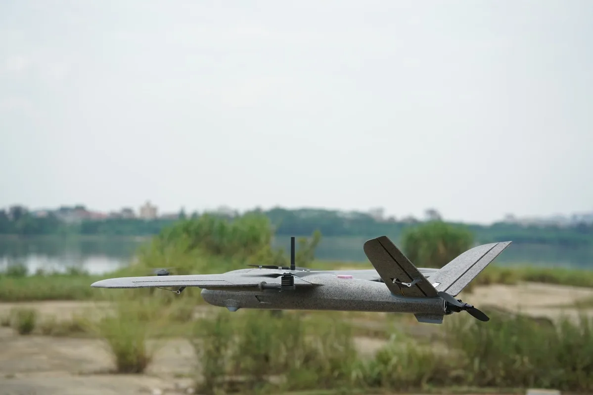 Фото Радиоуправляемая модель самолета Xfly X1200 Explorer с вертикальным взлетом и посадкой, 1200 мм, для FPV-полетов, с дистанционным управлением №3