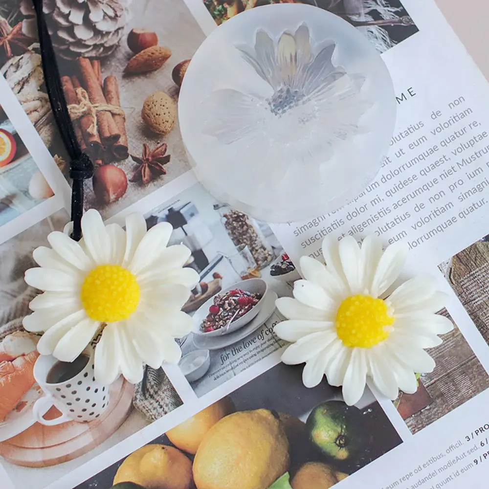

1Pc Scented Candle Material Daisy Silicone Mold Tinplate Aluminum Box for Candle Making Kit DIY Flower Handmade Candle Mould