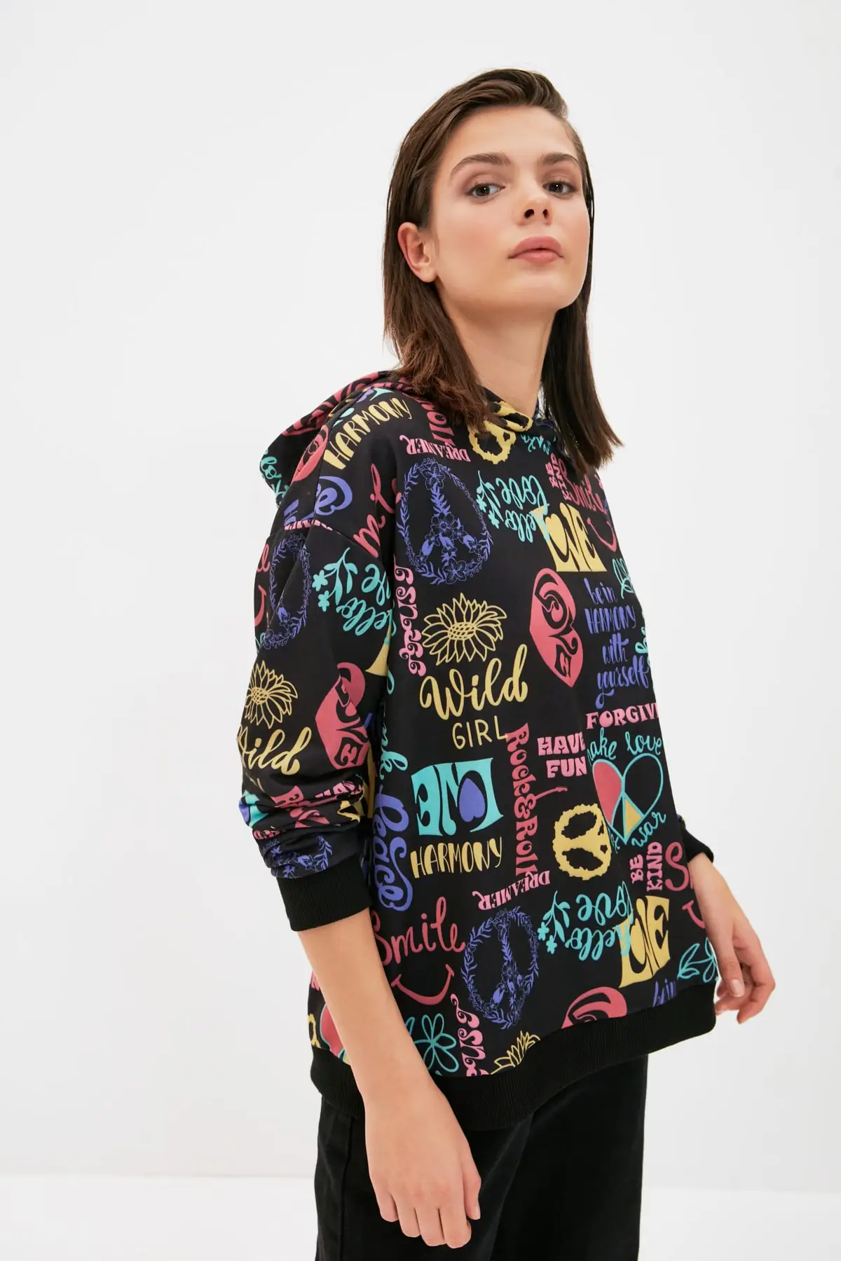 

Trendyol Printed Oversize Hooded Slim Knitted Sweatshirt TWOAW22SW1683
