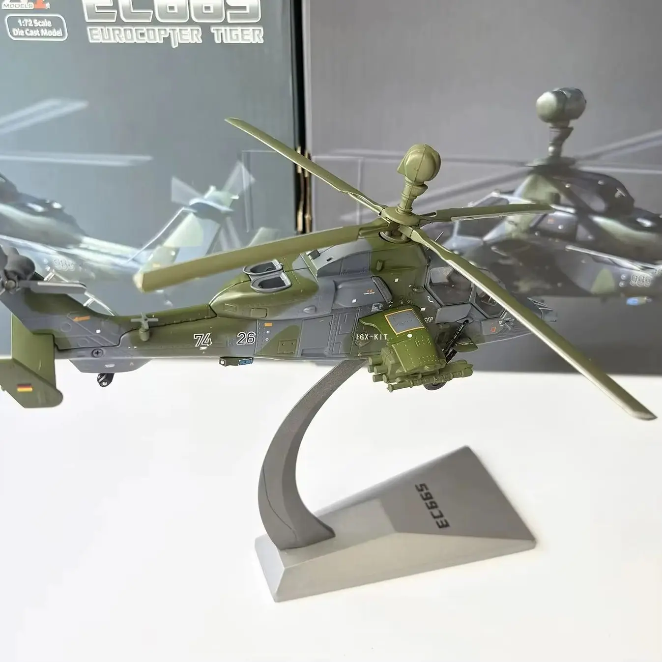 Фото Масштабная модель 1/72 Eurocopter EC665 Tiger UHT: готовая коллекционная модель военного вертолета, подарок, украшение №3