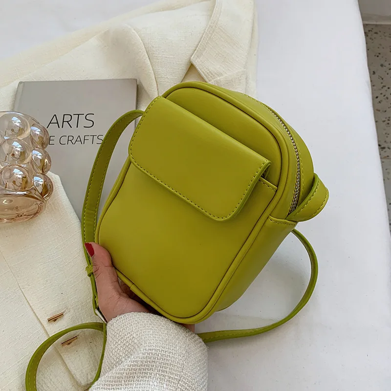 

2022 New Fashion All-match Messenger Bag High-end Niche Mobile Phone Bag Summer Explosion Style Single Shoulder Small Bag Women