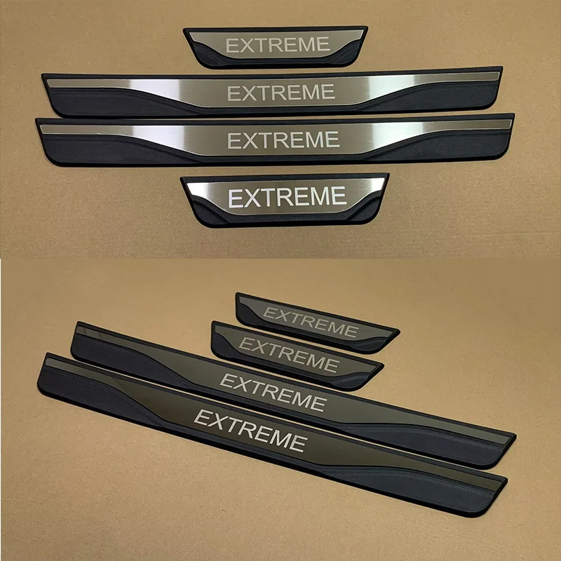 Фото Комплект из 4 накладок на пороги из ABS-пластика и нержавеющей стали для Dacia Duster Extreme Spring 2020-2024, аксессуары для автомобиля №1