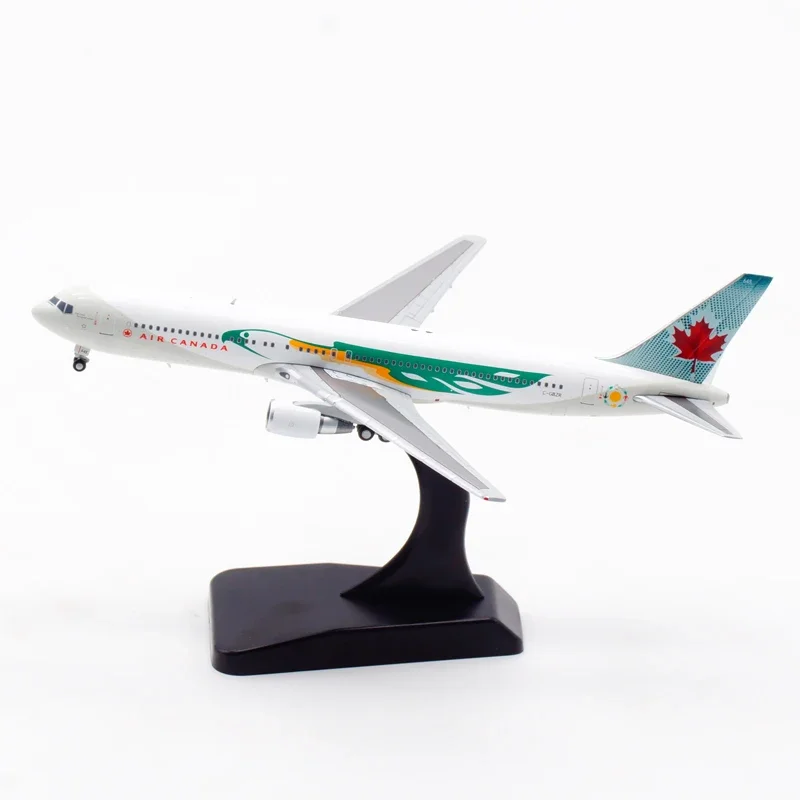 Леопард титаник 1:400. Boeing 747-400 масштабная модель. Модель титаника 1 400. 1 400 модель. Коллекционные фигурки самолетов.