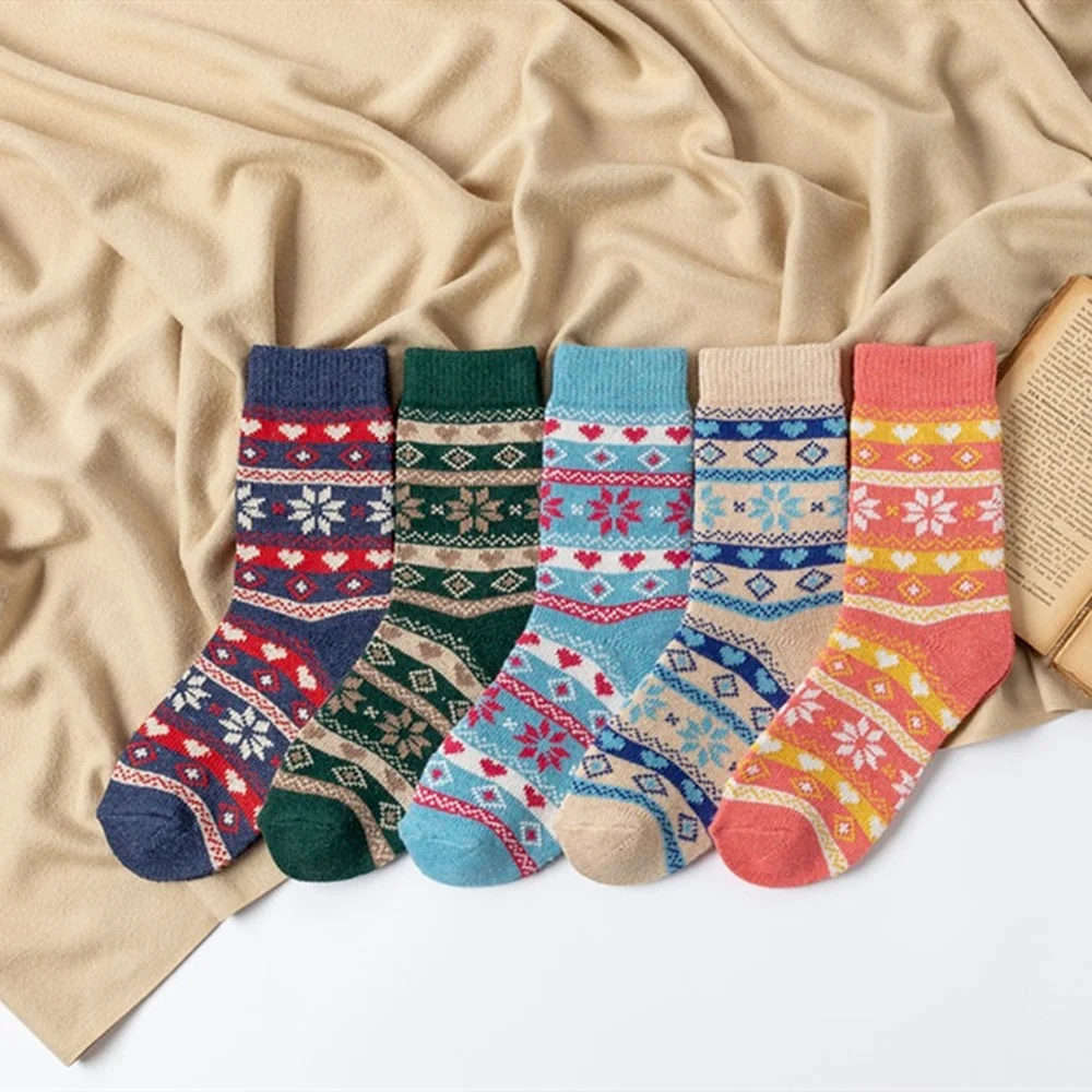 5 Pairs New Fashion Colorful Cute Cartoon Women Socks Thickened National Style Love Star Women Middle Tube Rabbit Wool Socks