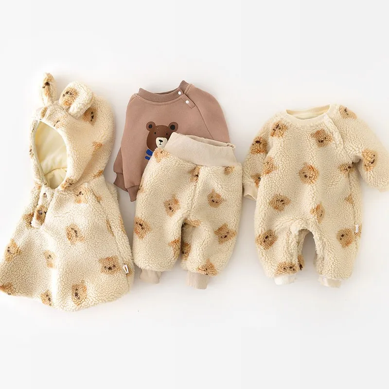 

Милый Плюшевый комбинезон для маленьких мальчиков с героями мультфильмов; Новый повседневный комбинезон для детей; Свободный теплый утепл...