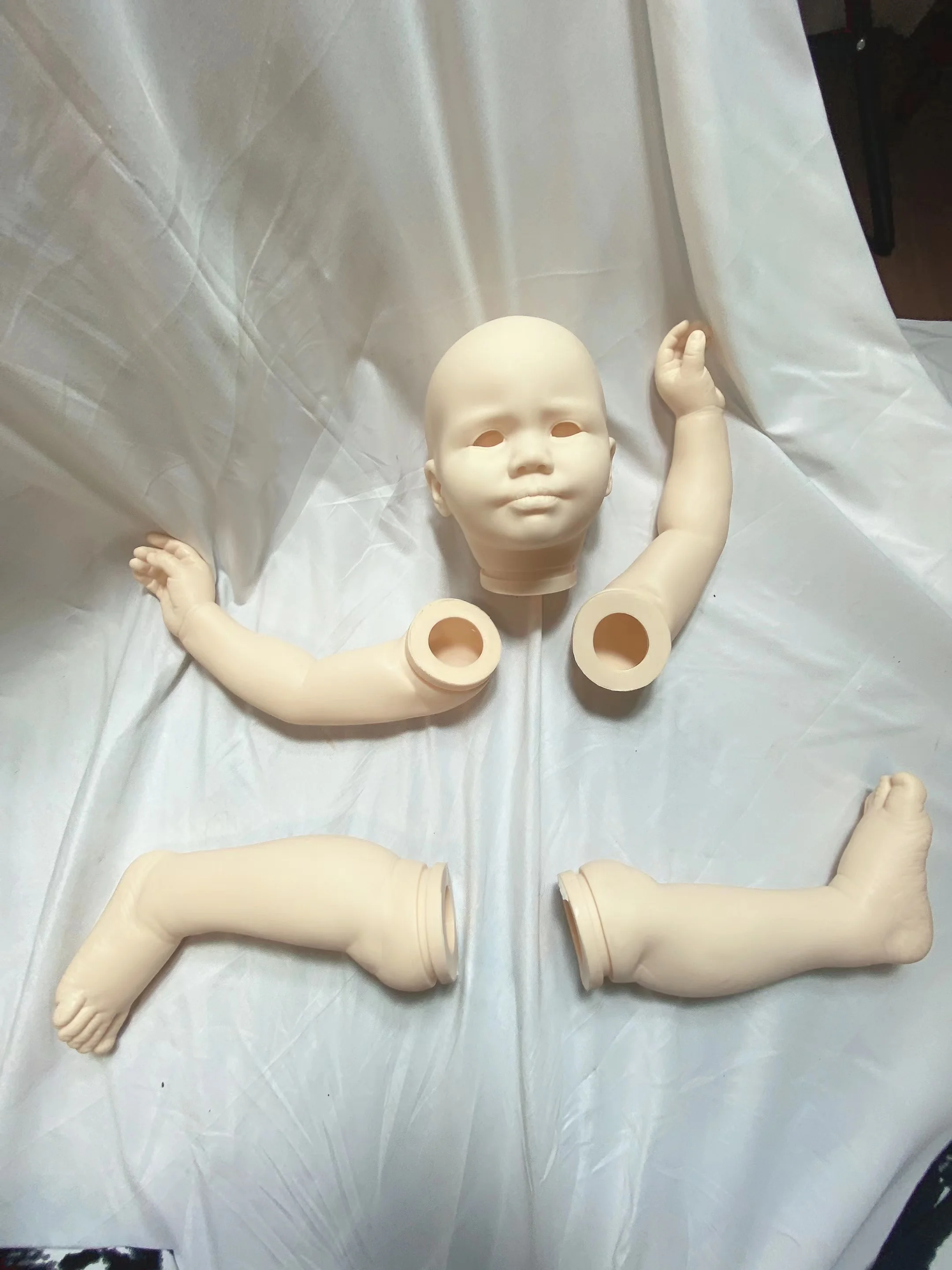 

HAHABABY 60CM Baby Reborn Doll Unpainted Life Like June Baby Reborn Kit Toddler Girl