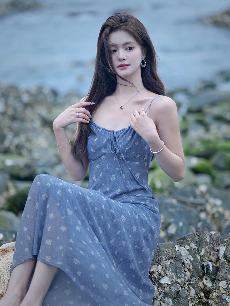 Сливовое приготовленное [летняя ночь] платье на бретельках с цветочным принтом