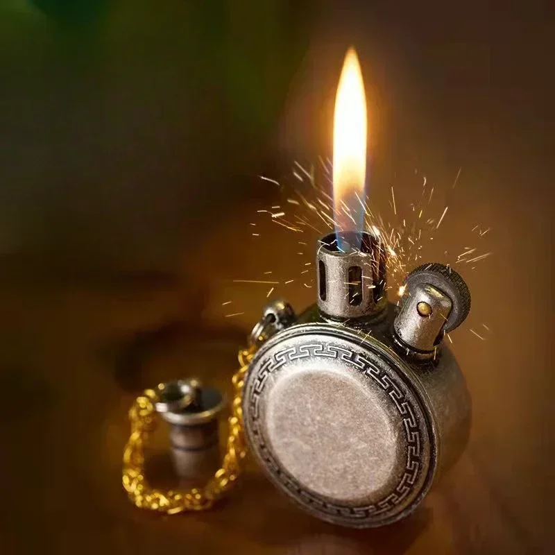 

Vintage Mini Men's Grinding Wheel Oil Pot Fingertip Toy Old Style Lighter Kerosene Lighter Capsule Lighter