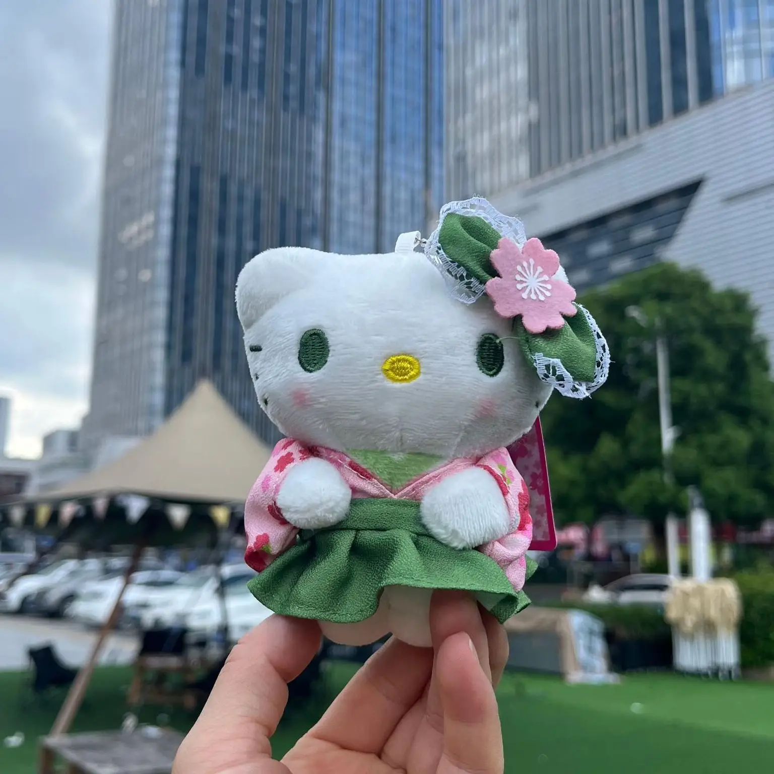 

Плюшевый брелок Hello Kitty MINISO
