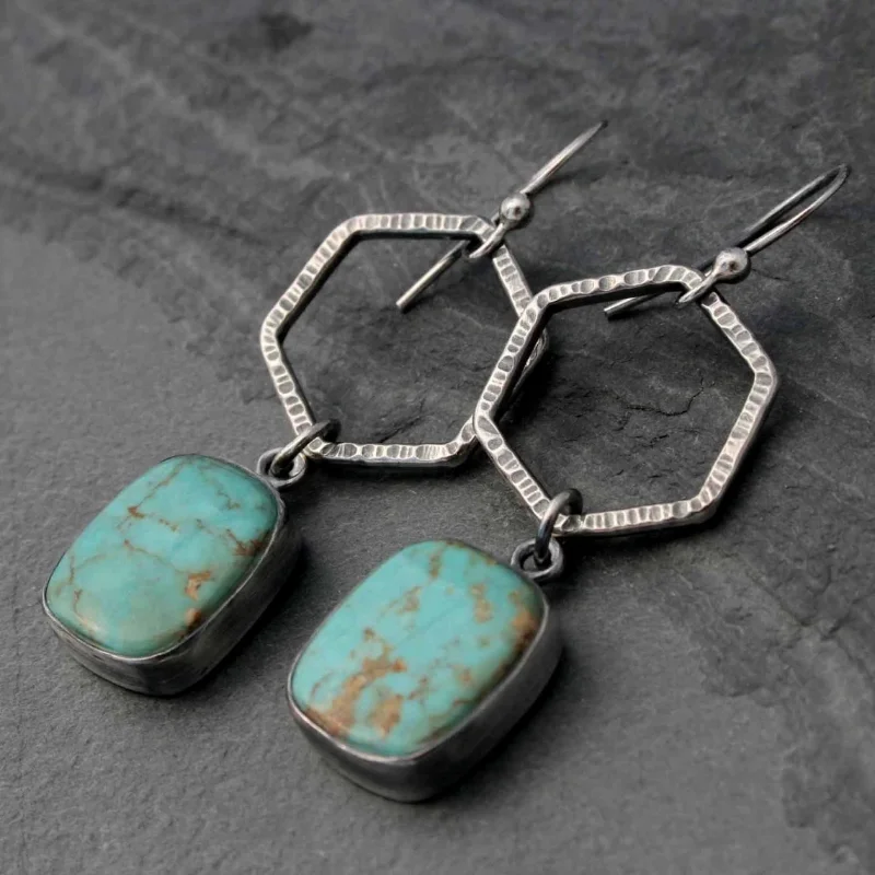 

Vintage Square Metal Craftsman Makes Geometric Earrings Inlaid with Green Stone Bohemian Women's Hook Shaped Hanging Earrings