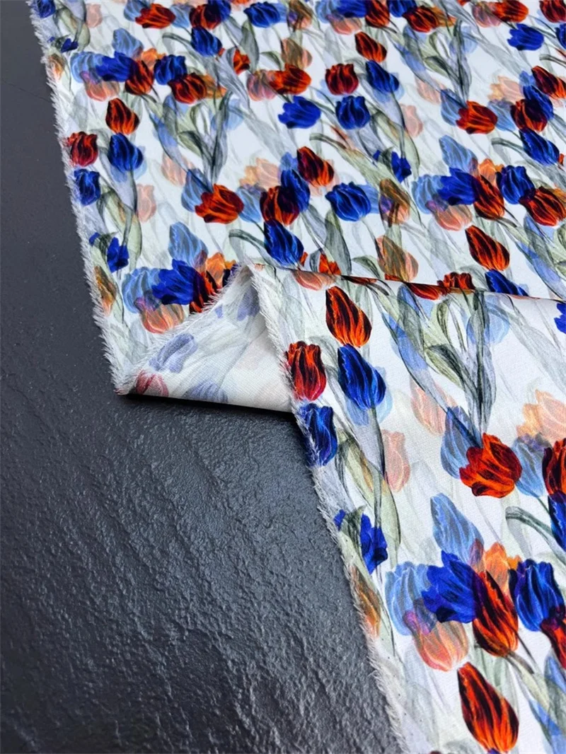 Яркий тюльпан летняя мягкая гладкая эластичная нить атласная