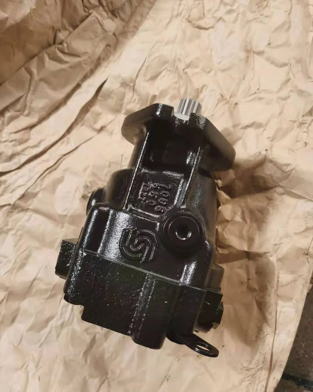 05817004 гидравлический двигатель Bomag дорожный каток вибрирующий