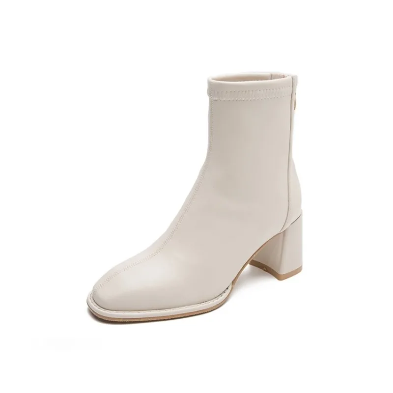 Ботинки женские короткие на среднем каблуке