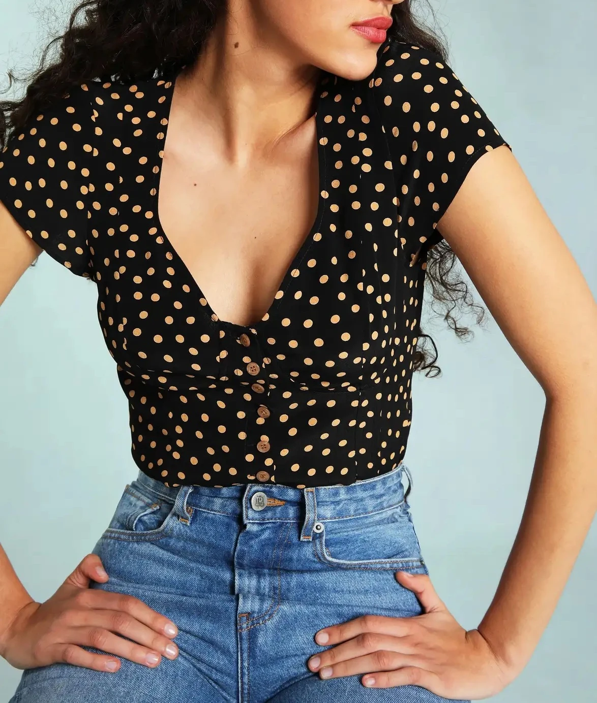 

Summer New Wave Dot Jacket Sexy V-neck Button Spice Girls Slim Fit T-shirt Short Sleeve Women Women Fashion Tops