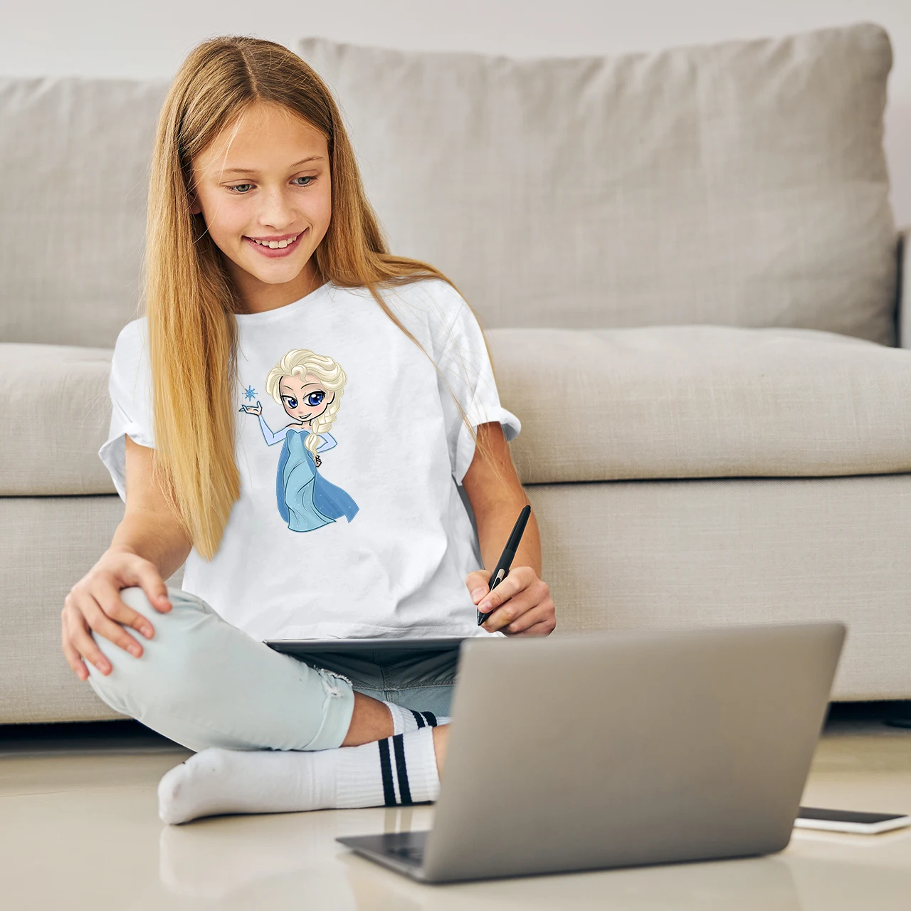 

Disney Brand Frozen Queen Elsa Character Print Women's White Short Sleeve T-Shirt Kawaii Fashion Casual Outdoor Activities Wear