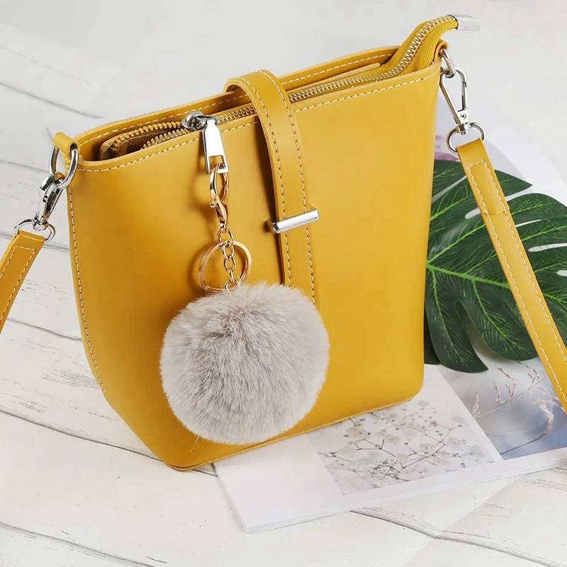 72 шт. брелки с помпонами из искусственного кроличьего меха 24 |