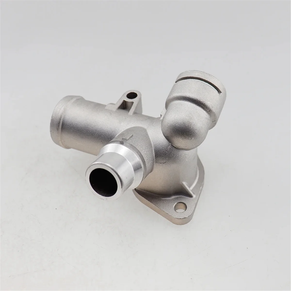 Соединитель шланга охлаждающей жидкости радиатора двигателя Трехходовой