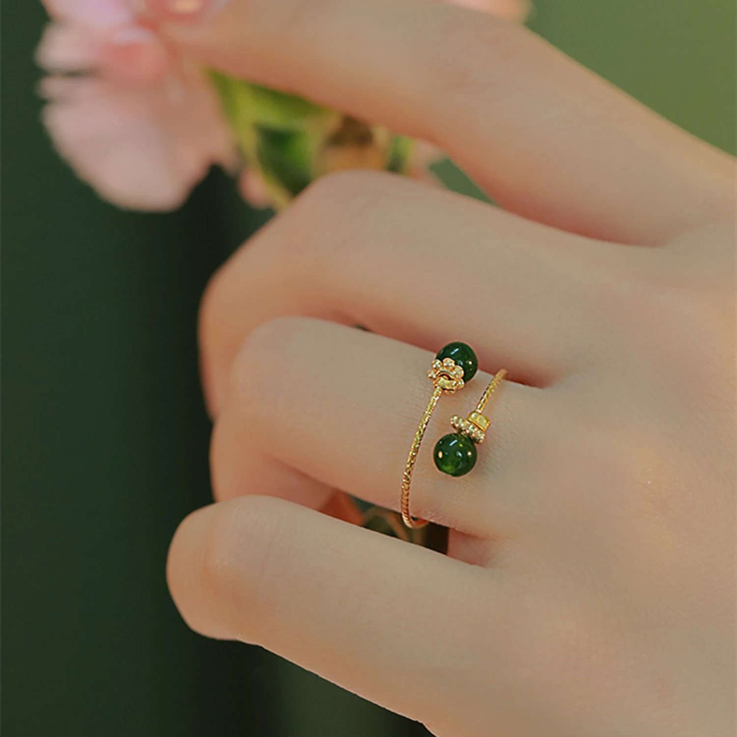 

Gold Color Vintage Emerald Beads Opening Rings For Women Luxury Designer Jewelry Accessories Items With Free Shipping Jewellery