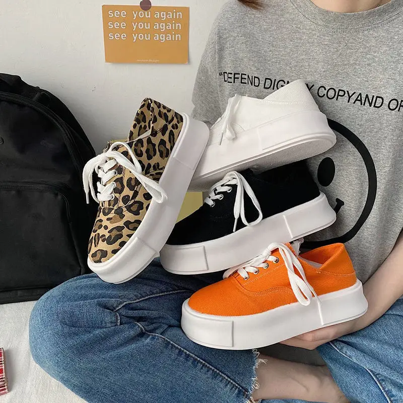 

Ladies thick-soled canvas platform shoes breathable new all-match solid color sneakers low-top lace-up casual sneakers