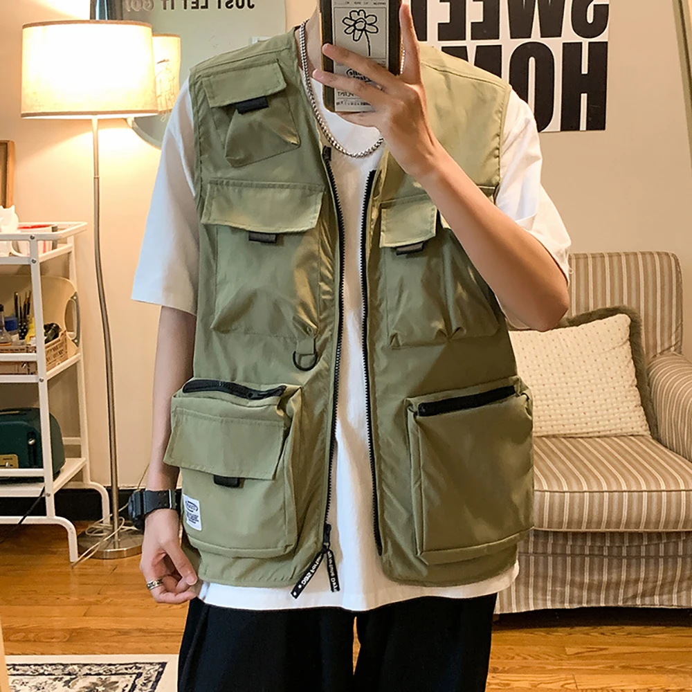 

2022 new summer loose sleeveless top multi-pocket tooling vest men's jacket handsome vest men's vest