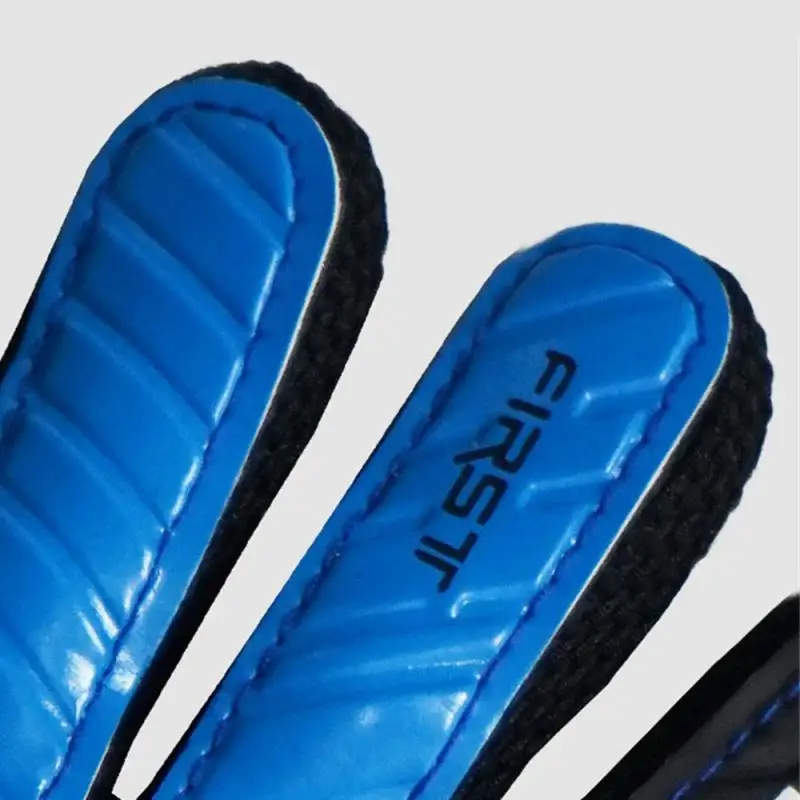 1 Pair Children Soccer Goalkeeper Gloves Anti-Collision Latex PU Hand Protection Football Accessories for Kids