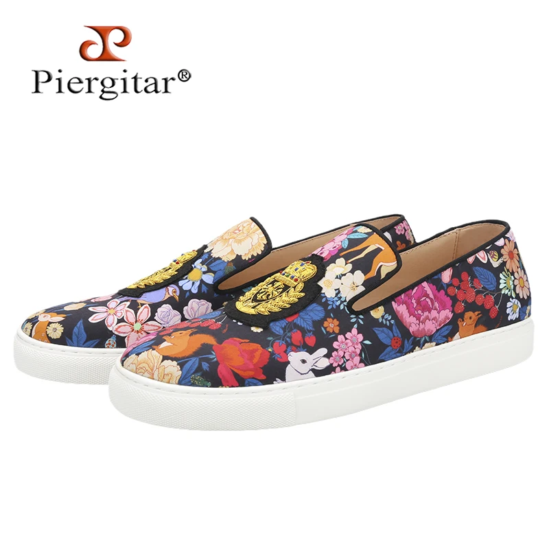 

Piergitar 2023 New Cartoon Zoo Printed Cotton Men's Sneakers With Handmade India Badge Designer Style White Outsole Sport Shoes