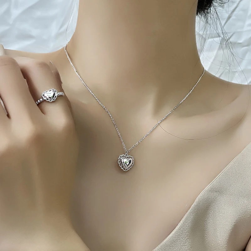 

New Necklace 2023 Lace Heart-shaped Pendant Necklaces for Women Clavicle Chains Choker Jewelry on The Neck Collares Para Mujer