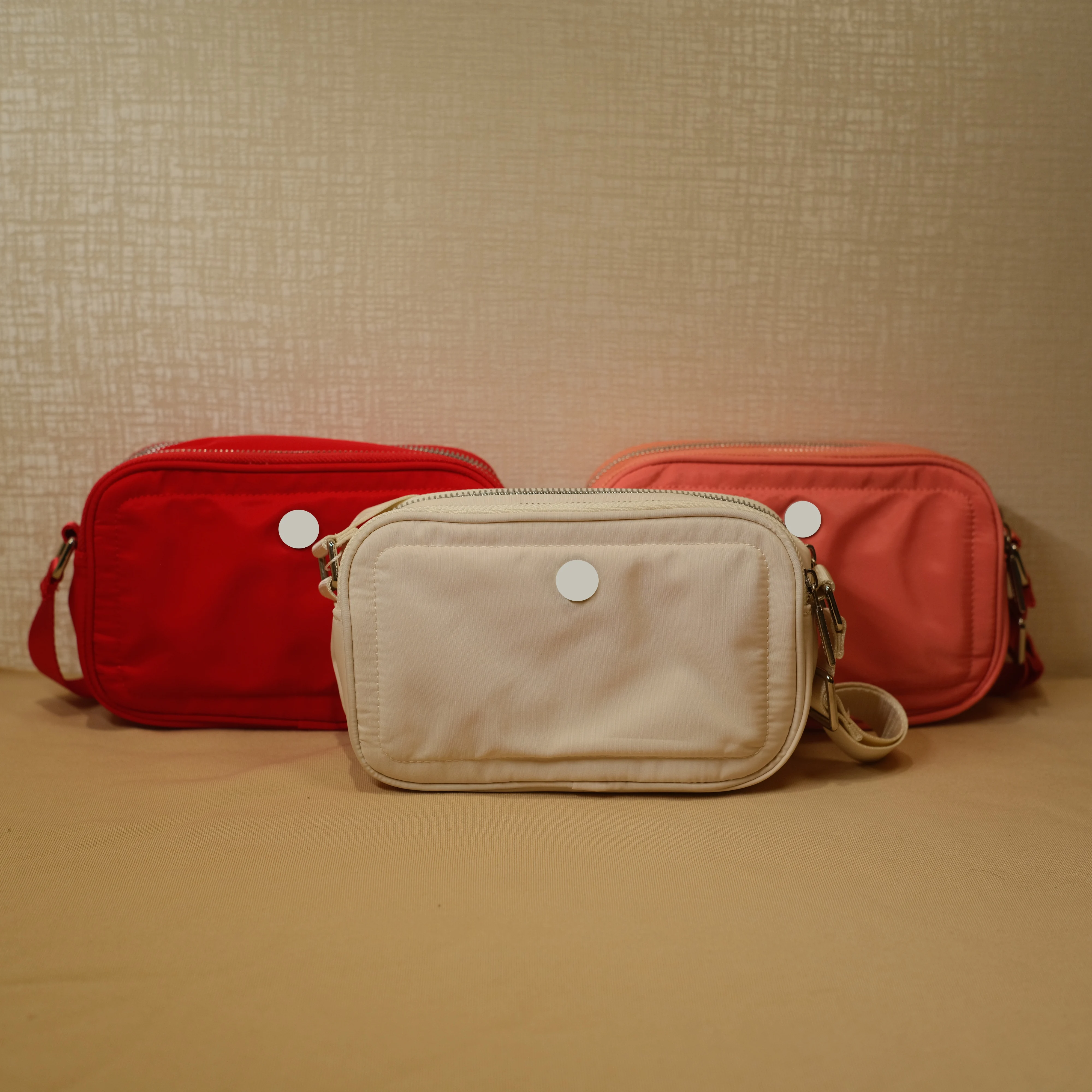 NWT Luluwomen Crossbody Camera Bag 2L Unisex Sports Fitness Bag Designed for On the Move Two Zippered Crossbody Bag Shoulder Bag