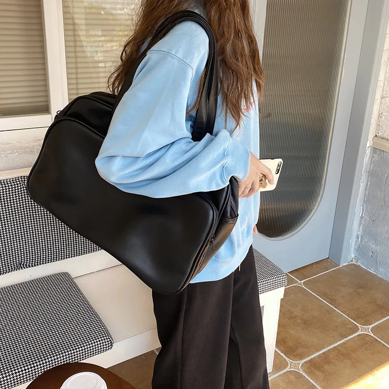 

CGCBAG Large Capacity Shoulder Bag Women Fashion Tote Bag 2022 Simple Luxury Handbags Women High Quality Leather Travel Bag