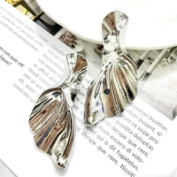 beauty fish tail earrings female metal exaggerated stereoscopic special shaped style wrinkle texture light luxury earrings