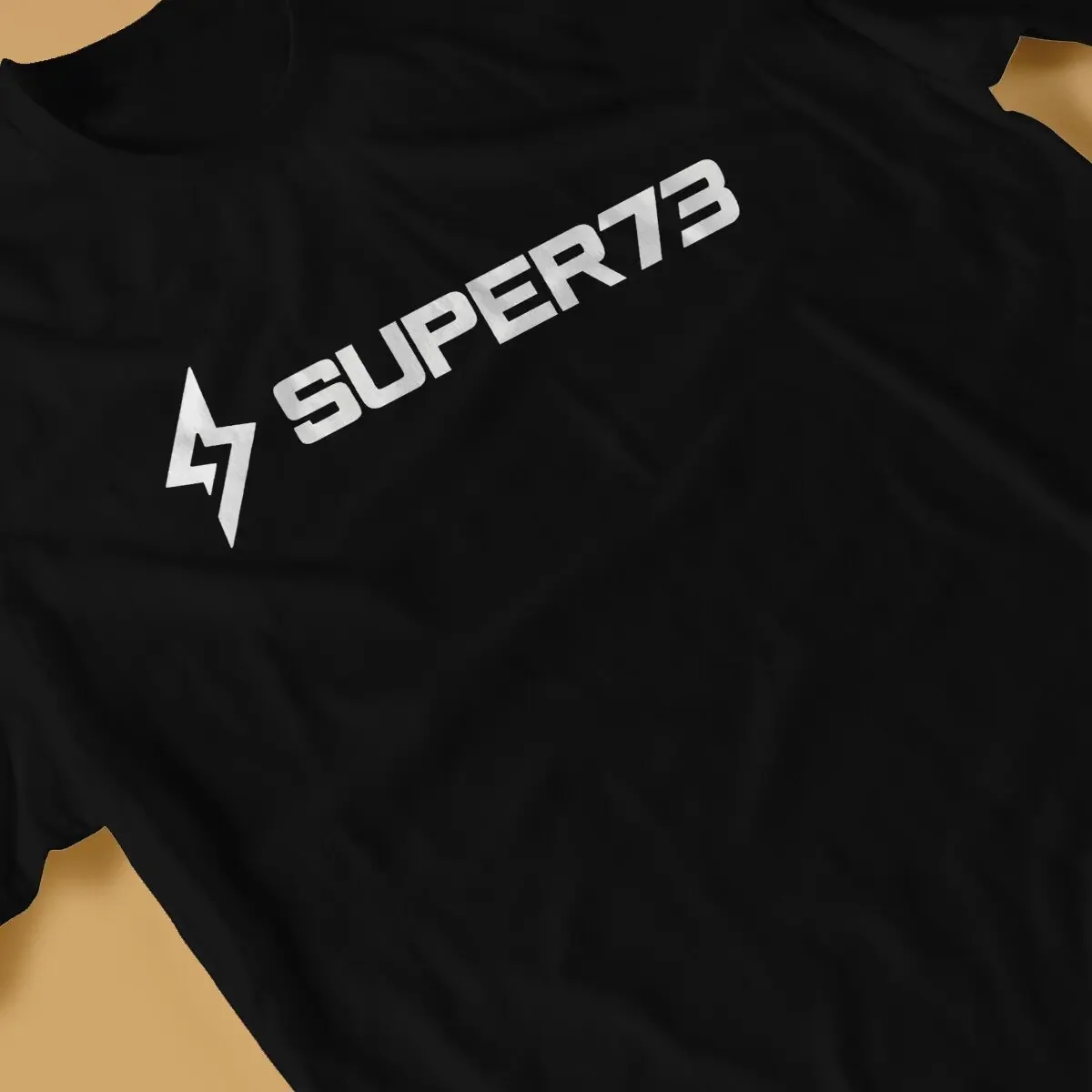 Футболка мужская с круглым вырезом из ткани