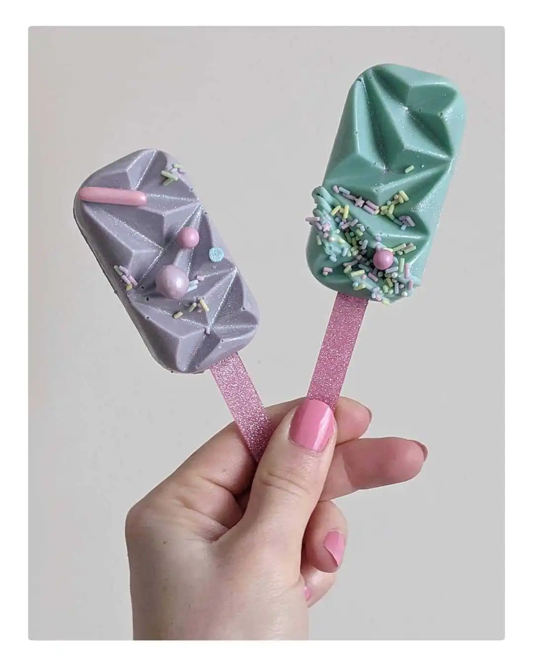 

50PCS Ice Cream Popsicle Sticks Wooden Acrylic Ice Cream Spoon Hand Crafts Art Ice Cream Lolly Cake Tools DIY Pop Sticks