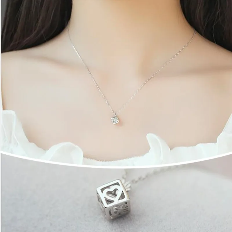 

Женская цепочка из серебра 925 пробы, с подвеской-кубиком