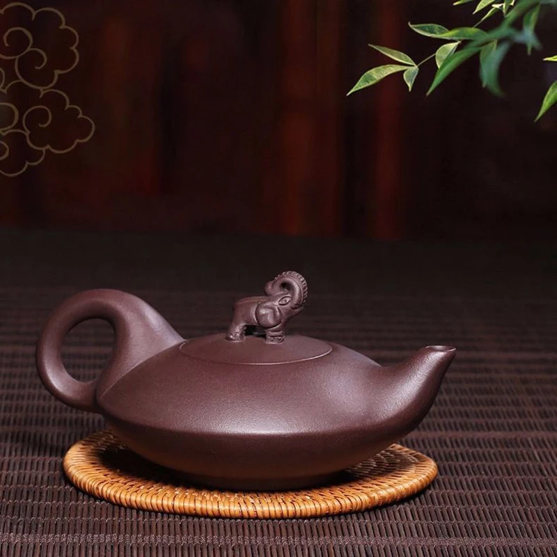 

Глиняный Чайник из исинской глины 180 куб. См, дизайнерская крышка со слоном, бытовая чайная посуда кунг-фу, керамический чайник, чайные горшки из сырой руды, товары для чайной церемонии