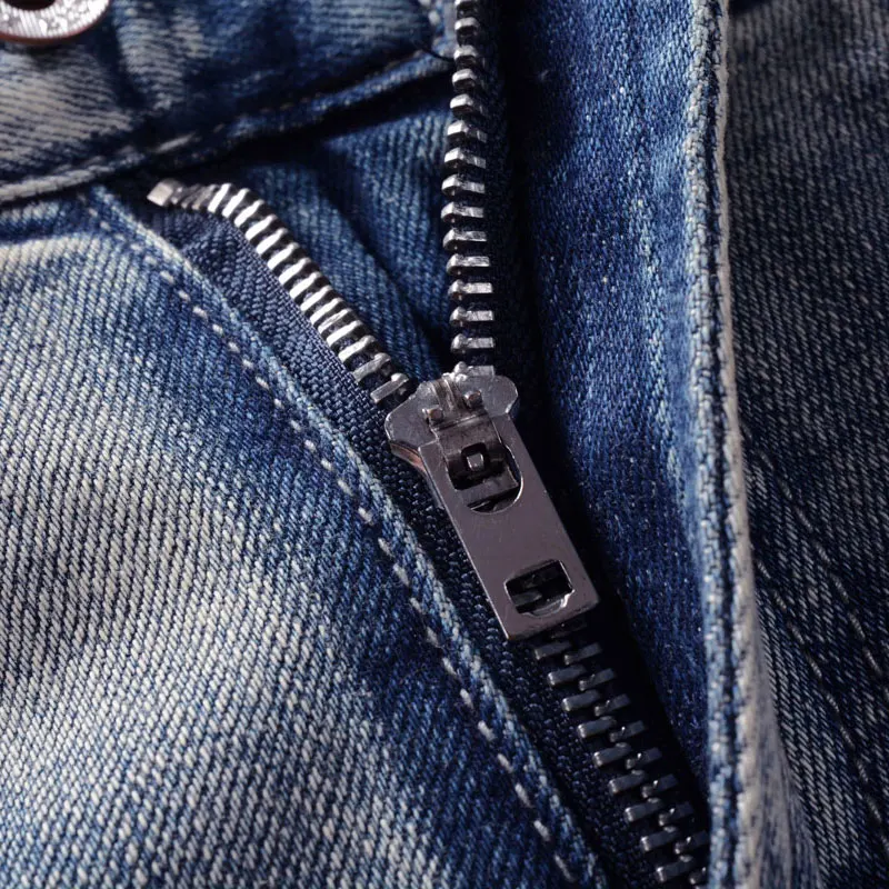 Italian Style Fashion Men Jeans Retro Light Blue Slim Fit Ripped Jeans Men High Quality Vintage Designer Casual Pants Hombre