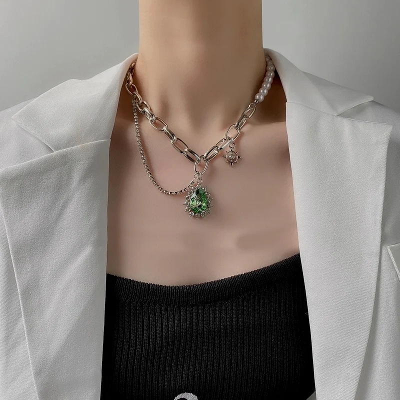 

U-Magical Asymmetric Green Waterdrop Rhinestone Pendant Necklace for Women Fashion Imitation Pearl Chunky Chain Necklace Jewelry