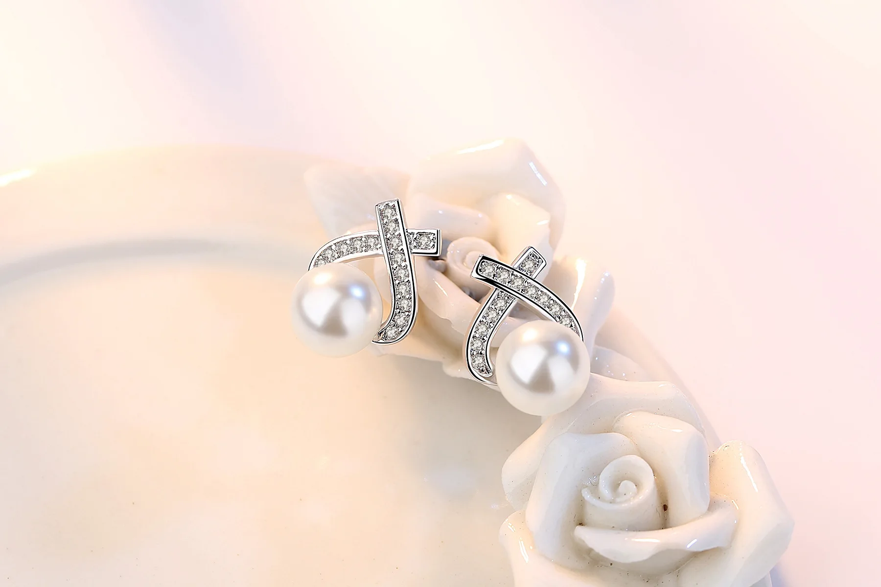 Sweet Cute Personaliyt Silver Simple Geometric Triangle Zircon Freshwater Pearl Earrings Women Christmas  Earings for Women