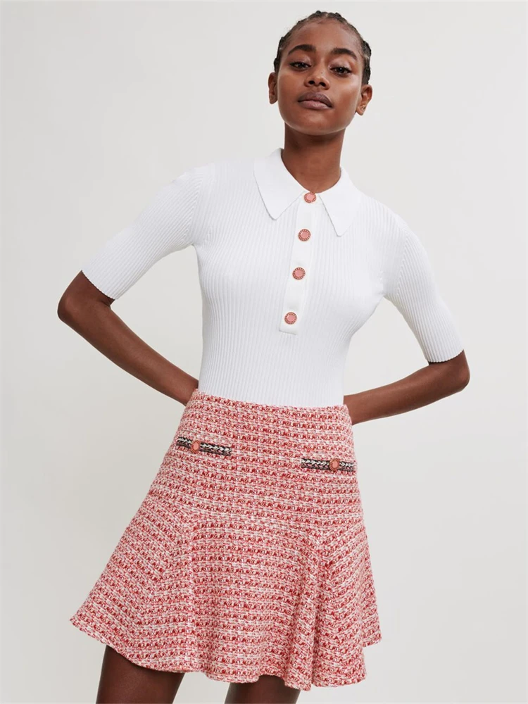 

* AJE 2022 Весна/Лето Новое поступление белая ребристая футболка с воротником-стойкой облегающий трикотажный топ