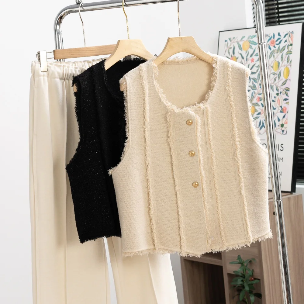 Осень 2024 новый сложенный дизайн модный жилет с кисточками и жемчугом яркий